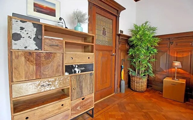 Large 4p canal apartment Prinsengracht