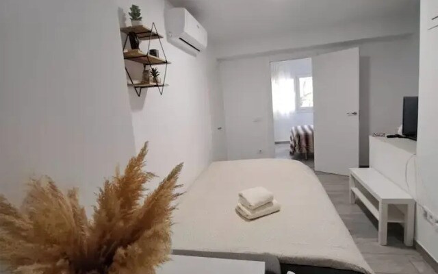 Charming Apartment up to 4 Persons 3 min to Metro