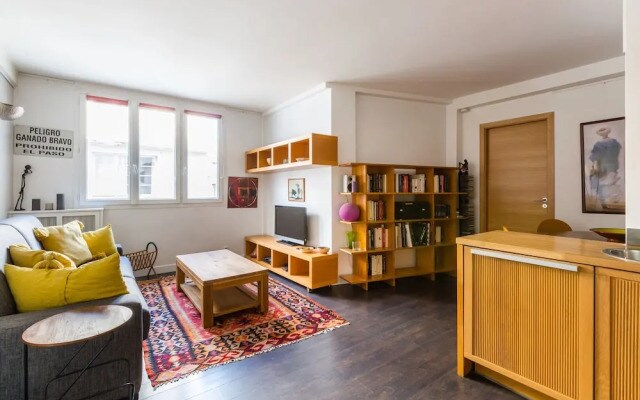 Central Studio by the Louvre