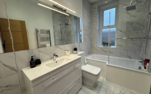 Central 4 bed Home in Ecclesall Near Peaks