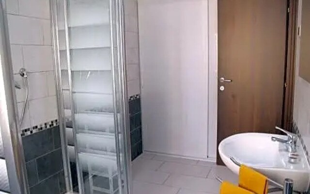 Falco Holiday House