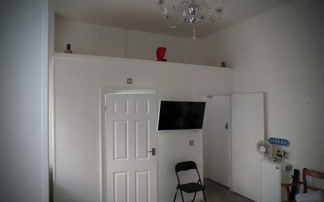 Apartmentsleeps4-west Kensington-petsok-parking