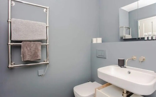 Modern & Spacious 1 Bedroom Apartment in London