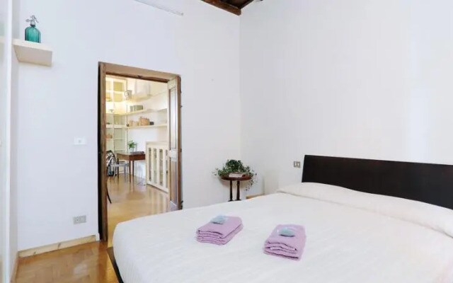 Giubbonari Apartment