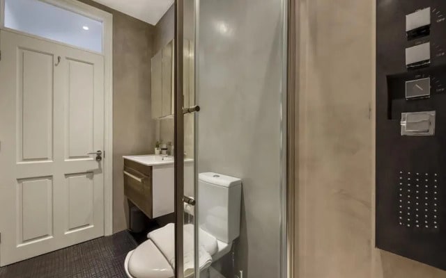 Immaculate 2 Bed Flat in West Kensington