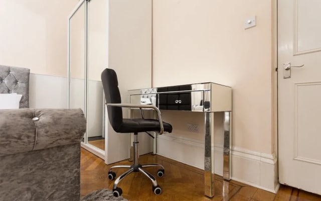2 Bedroom Flat in Paddington