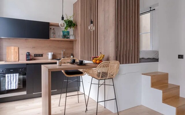 Design Apartment Close to Opera