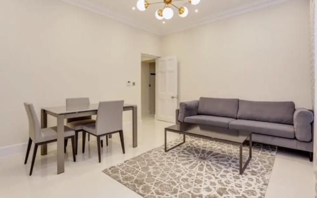 Luxury Mayfair 1 bed Apartment With A C