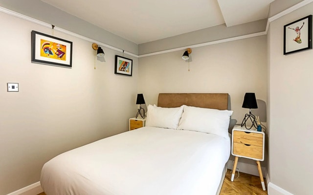 Cosy Garden Flat in Prestigious Residential Area