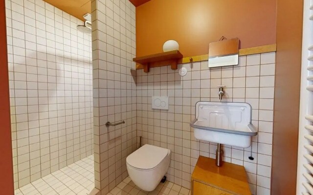 Joivy Pleasant 1-bed Flat w/ Shared Courtyard