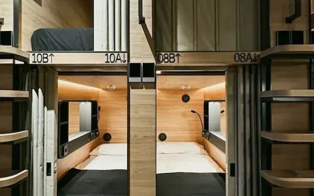 GettSleep Madrid Capsules - Terminal T4S, Departures