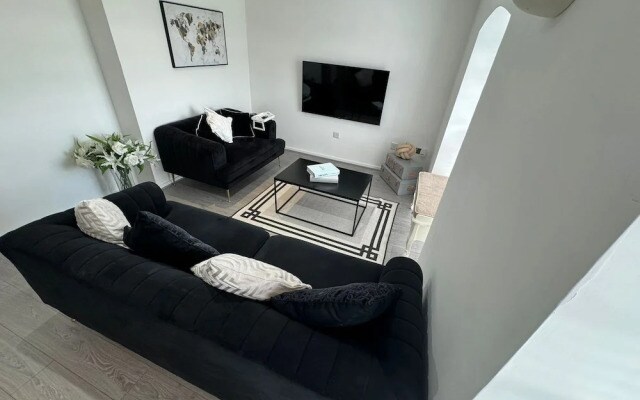 Luxury Loft Style 2 Bed Apartment Next to Excel/o2