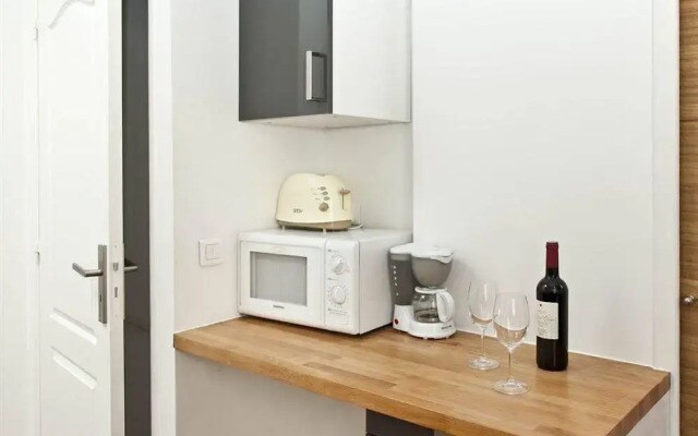 BP Apartments - Authentic Moulin Rouge