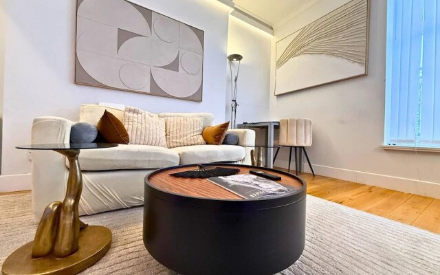 Luxurylondonstays - Cosy Mayfair Hideout on Prestigious Street