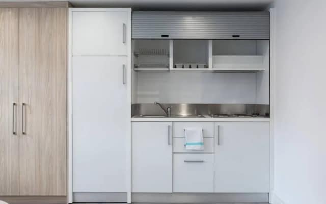 Modern Studio Flat In Camberwell By Burgess Park