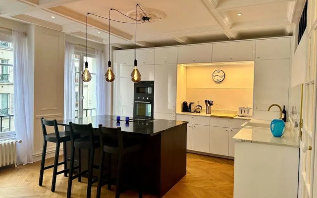 Paradis Chic - Renovated 2 Bed Apt in Paris