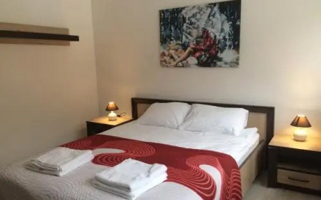 Apartment Mona Warsaw przy stacji metra