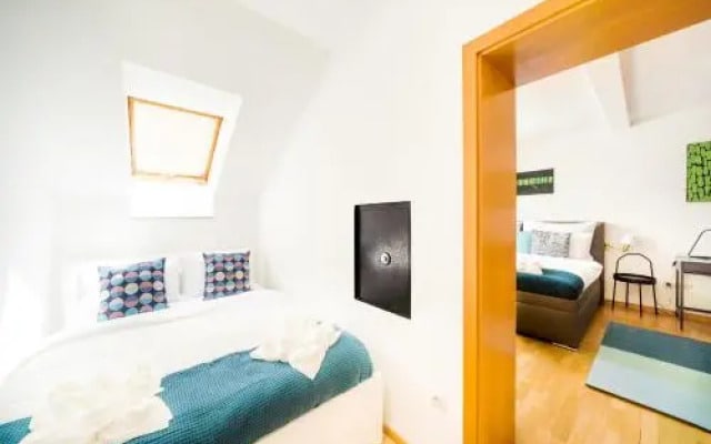 HOME ALONE 5BR+3BATH Penthouse in center of Prague