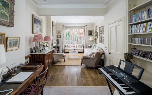 Exceptional 4-bed house right by Battersea Park