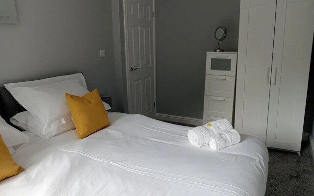Beautiful and Secluded ,detached Garden Apartment