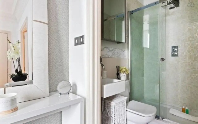 Spacious 2bed Flat in Earls Court, 7min to Tube