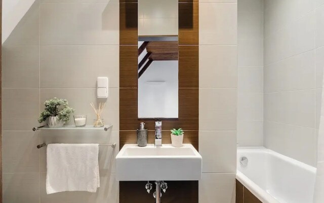 Lumina 2-level charming apart