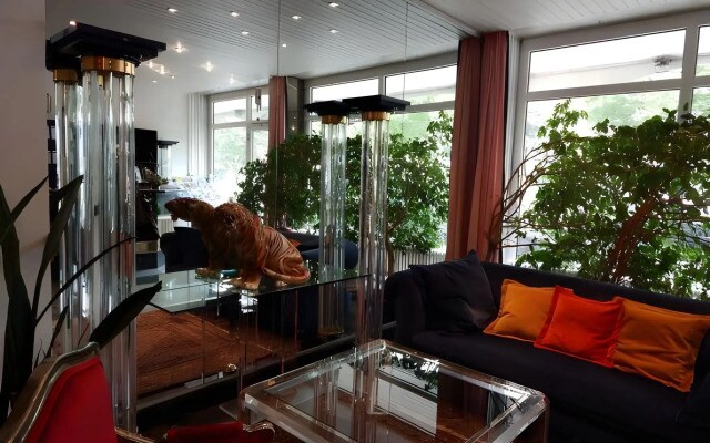 Montree Hotel