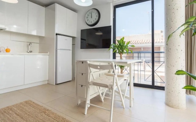 MA3A-Apt with rooftops-Next to old town