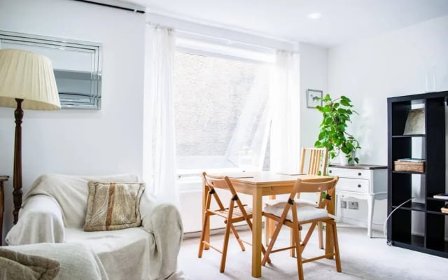 Bright & Cosy 2 Bed Apartment in Notting Hill