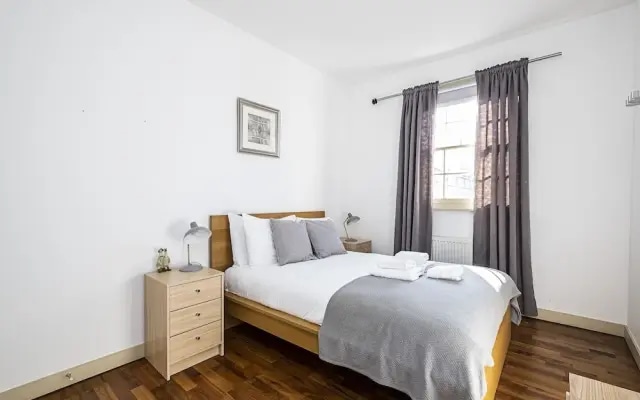 Royal College Apartments by Flexystays