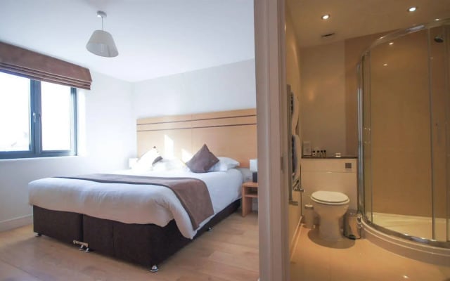 Crompton House Apartments