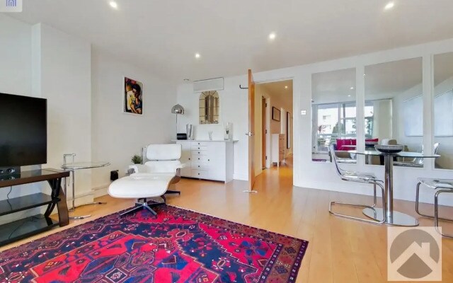 2 Bed &1 Bath Apartment in Canary Wharf