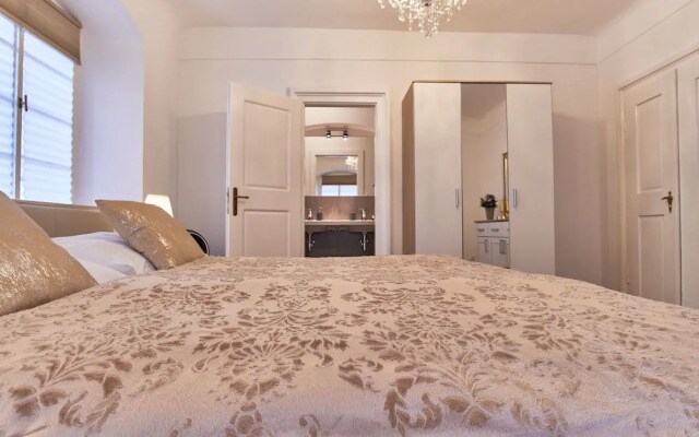 Charles Bridge Royal Apartment