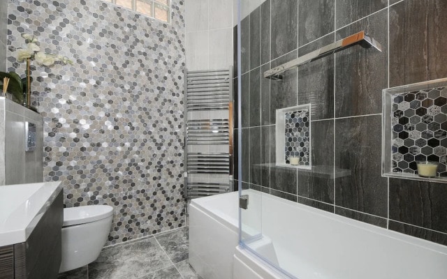 Charming 5 Star 3 Bed London Flat, Garden, Parking