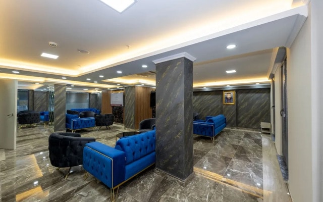 Skystar Deluxe Hotel