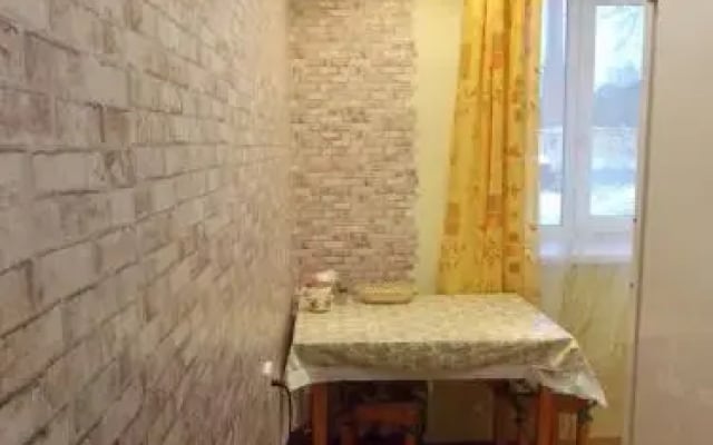 Desyatinnaya 4 Apartment