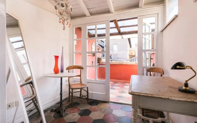 Scala Lovely Terrace Apartment