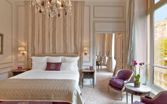 Отель Plaza Athenee