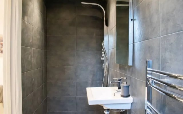 Modern 2 Bedroom Flat in Kennington