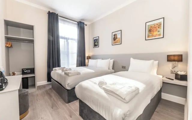 Marina Hotel London