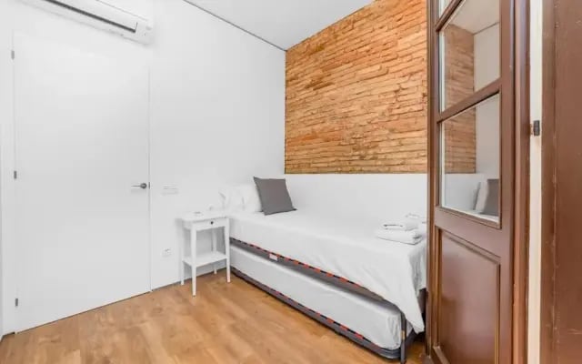 Lodging Apartments Amazing apartment by Ramblas with inner terrace