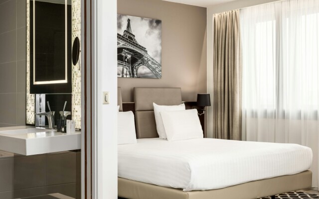 AC Porte Maillot Hotel