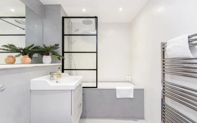 The Bateman's Shoreditch 2 Bed Flat by BaseToGo