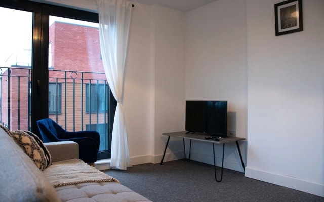 Livestay - 2 Bed 2 Bath Minutes From Heathrow