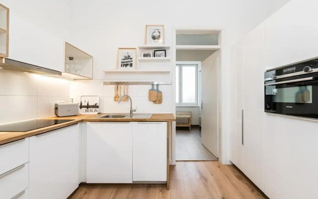 Stylish New Cube Loft II by Berlin-Wall-Apartments