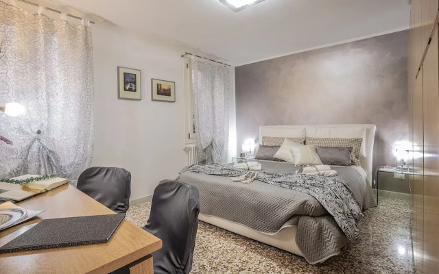 Venice Dream House Tosca