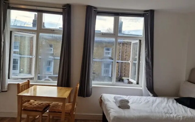 Urban Retreat Studio Apartment in London