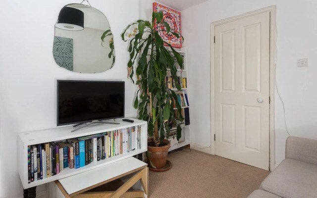 2 Bedroom Apartment In Wapping