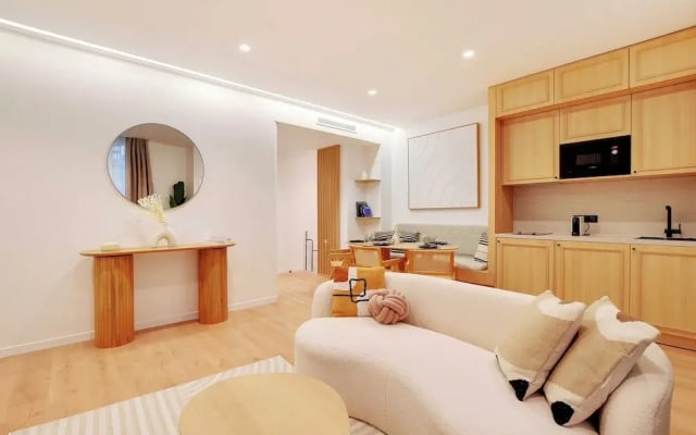Authentic Apartment - 3br/6p - Moulin Rouge