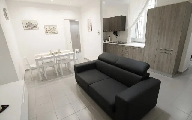 Laterano White Home - Colosseo